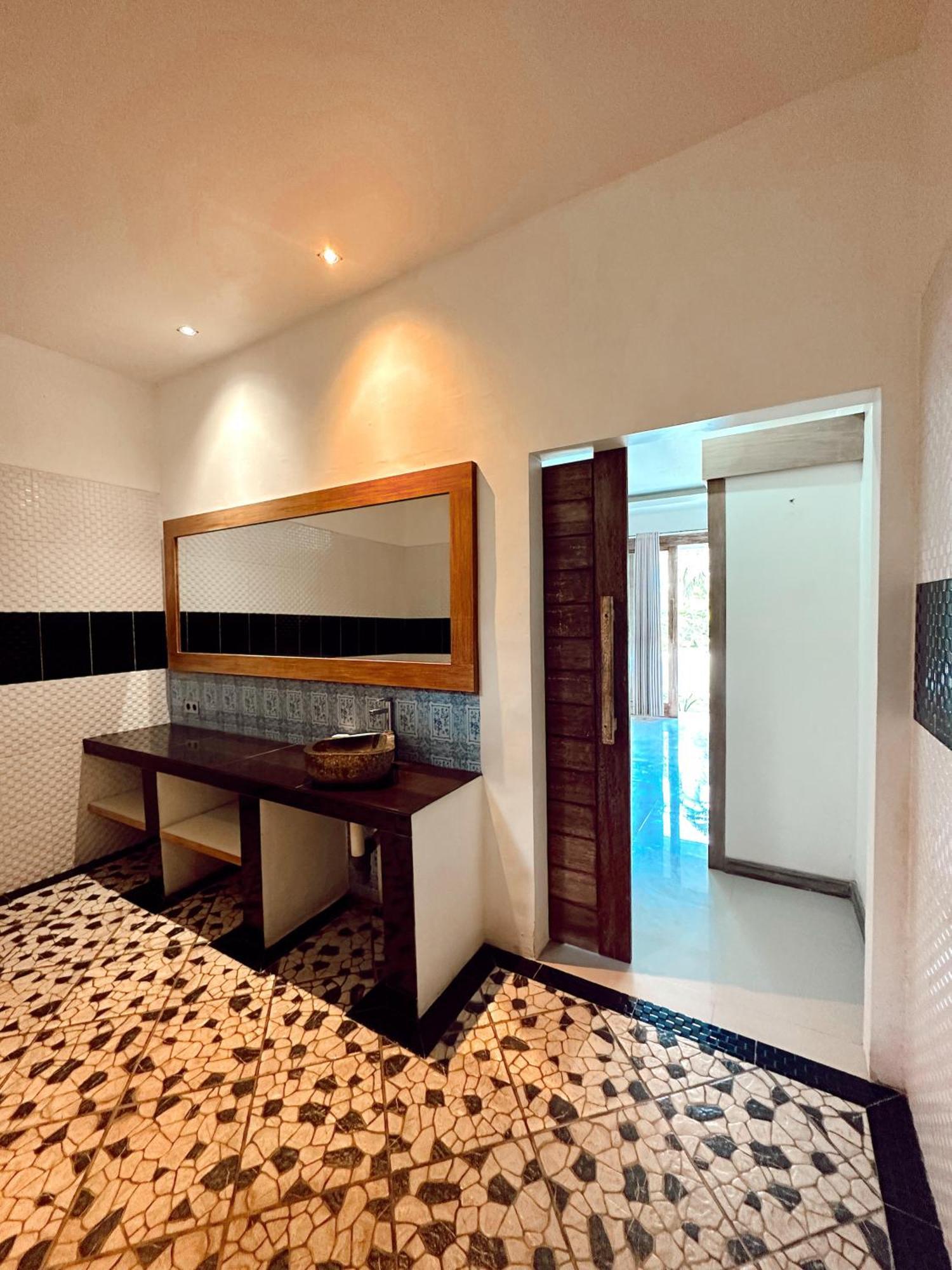 Hi5 Kuta Hotell Kuta  Exteriör bild