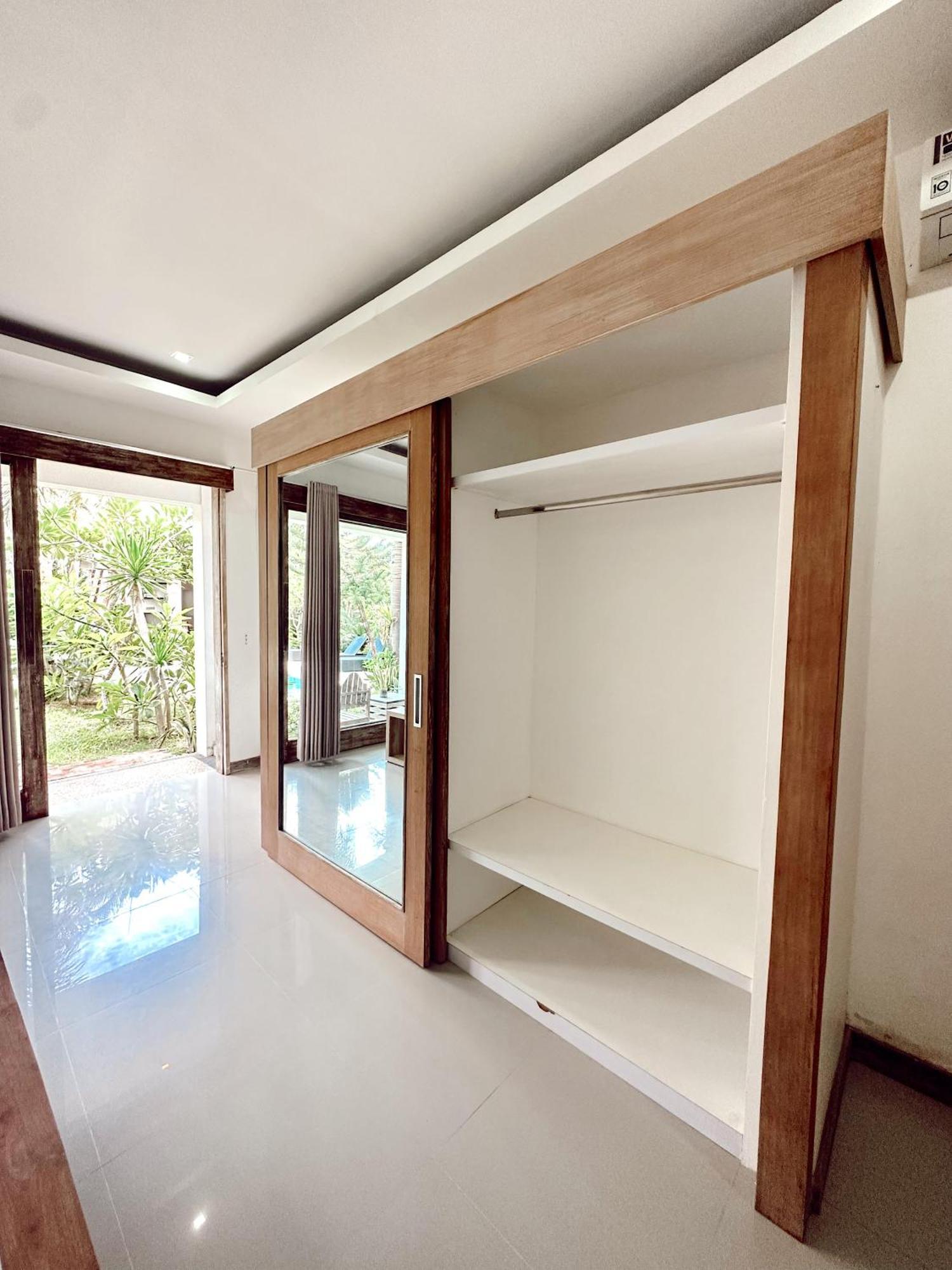 Hi5 Kuta Hotell Kuta  Exteriör bild