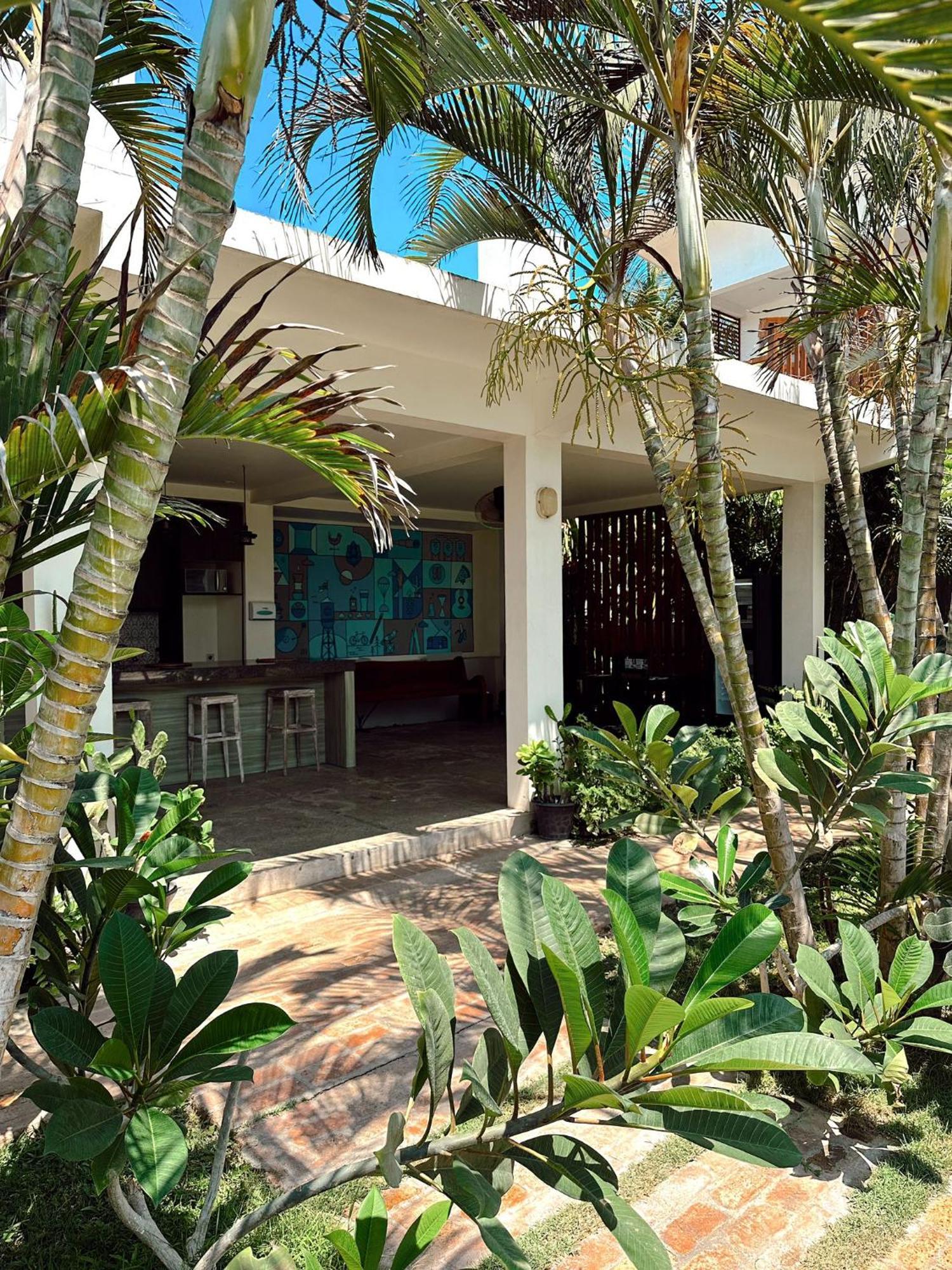 Hi5 Kuta Hotell Kuta  Exteriör bild