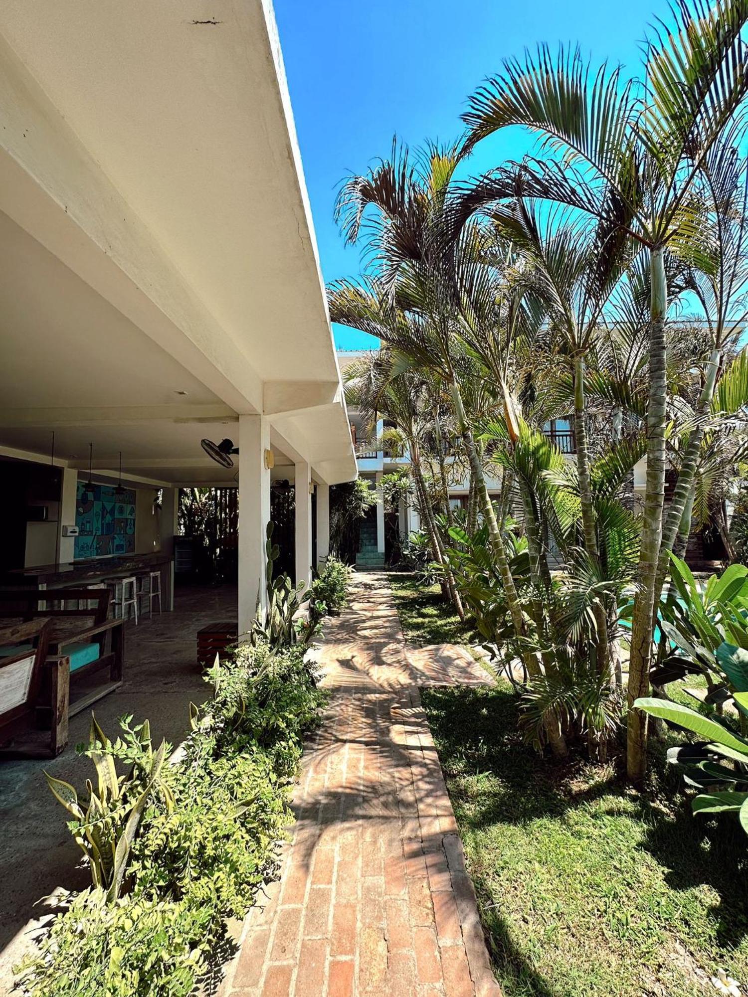 Hi5 Kuta Hotell Kuta  Exteriör bild