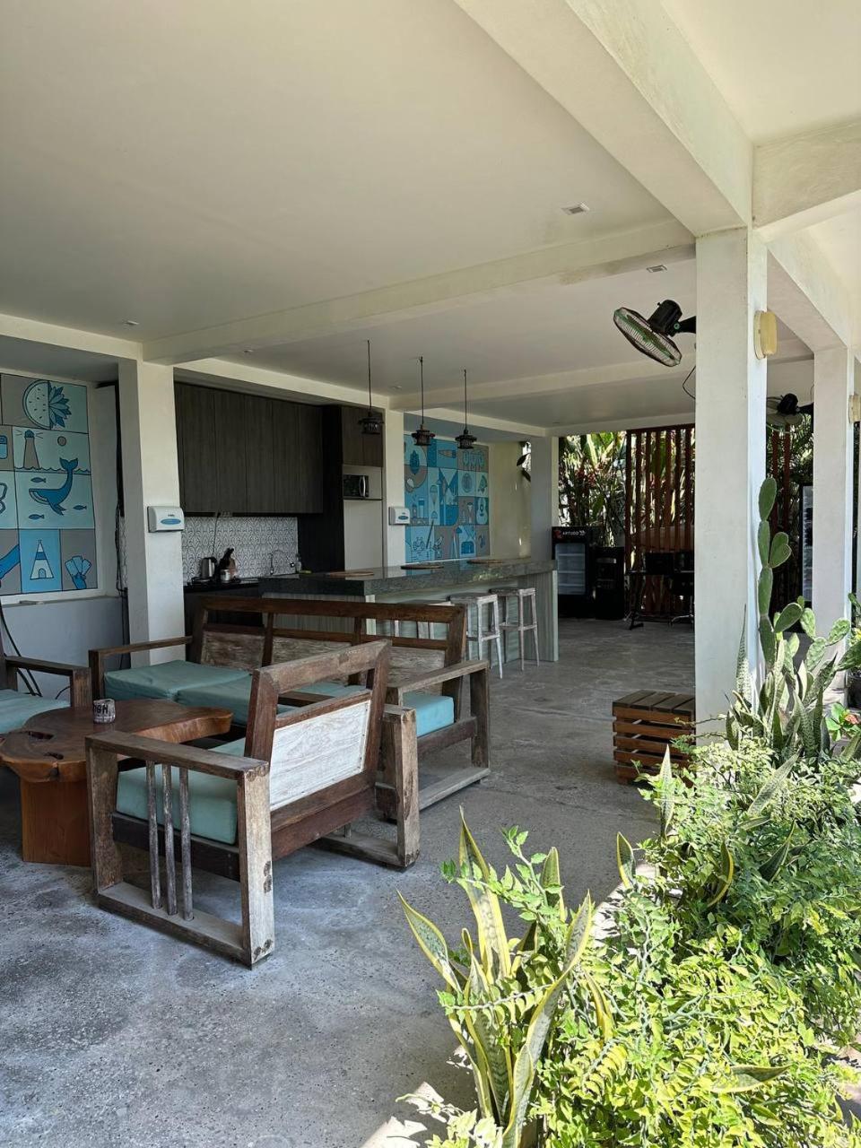Hi5 Kuta Hotell Kuta  Exteriör bild