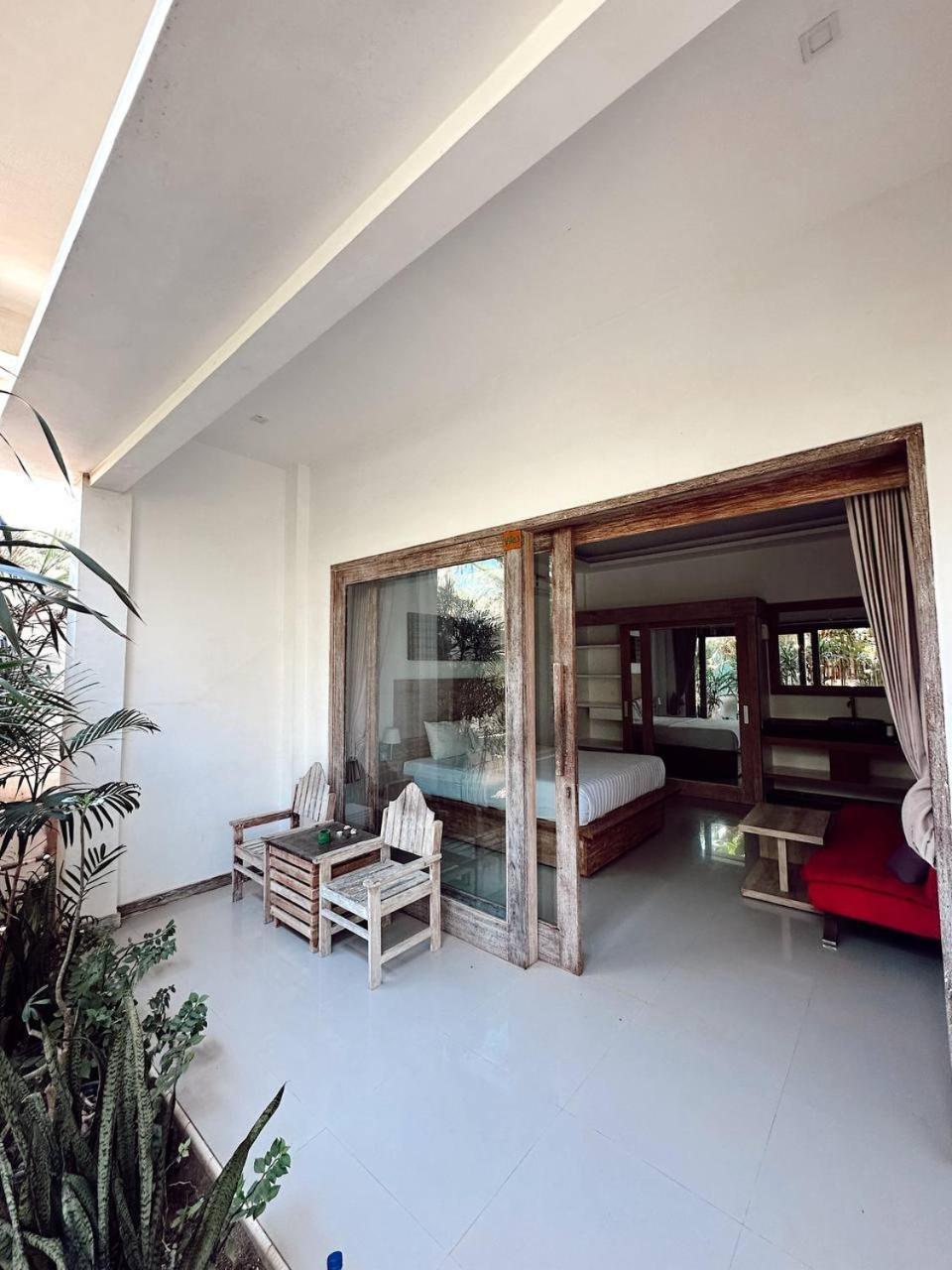 Hi5 Kuta Hotell Kuta  Exteriör bild