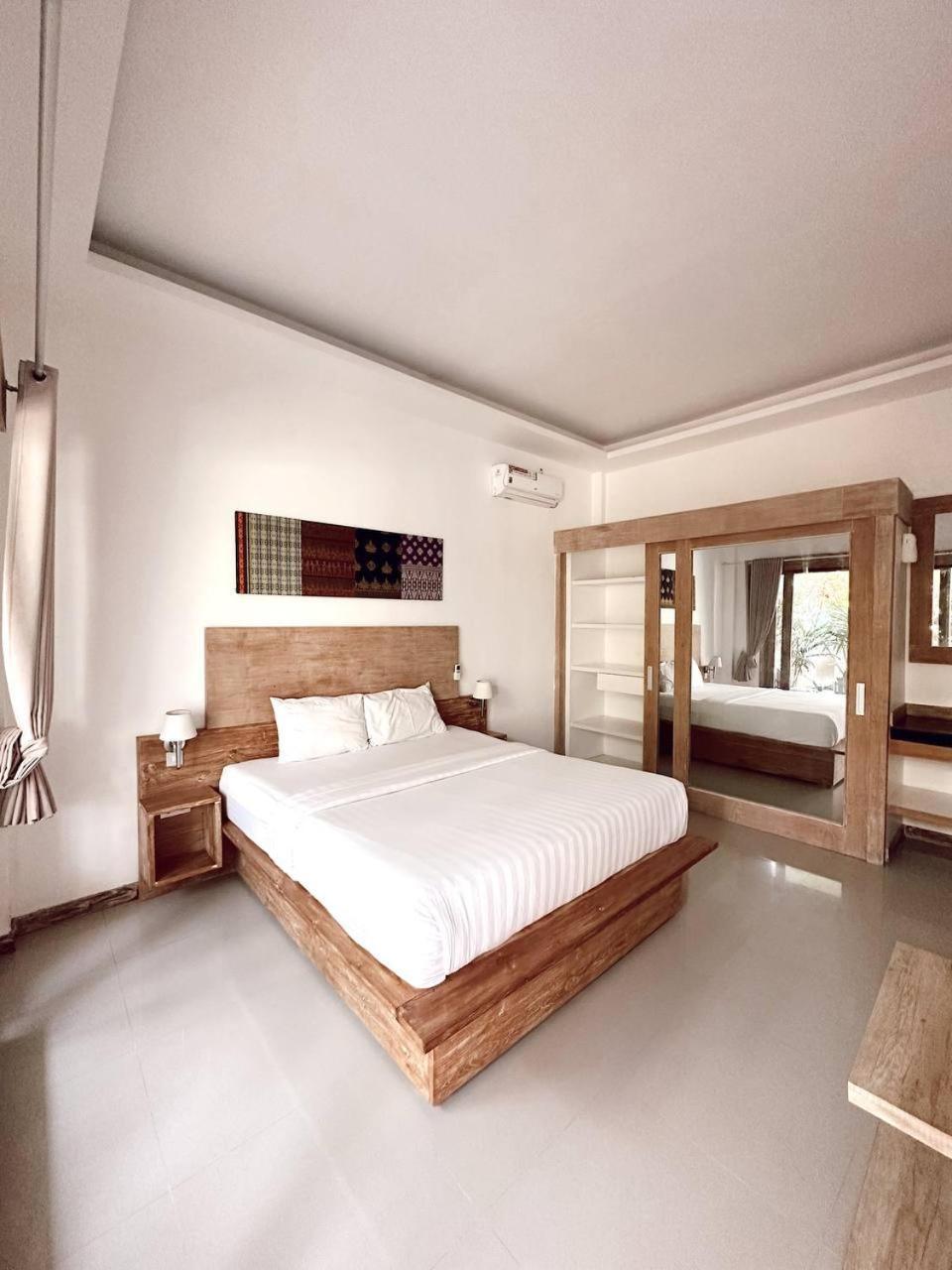 Hi5 Kuta Hotell Kuta  Rum bild