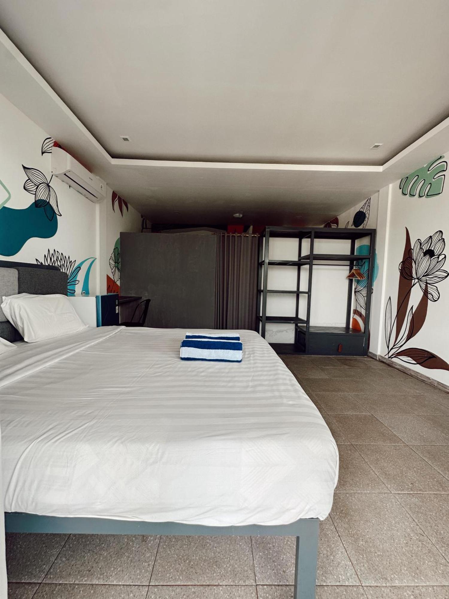 Hi5 Kuta Hotell Kuta  Rum bild